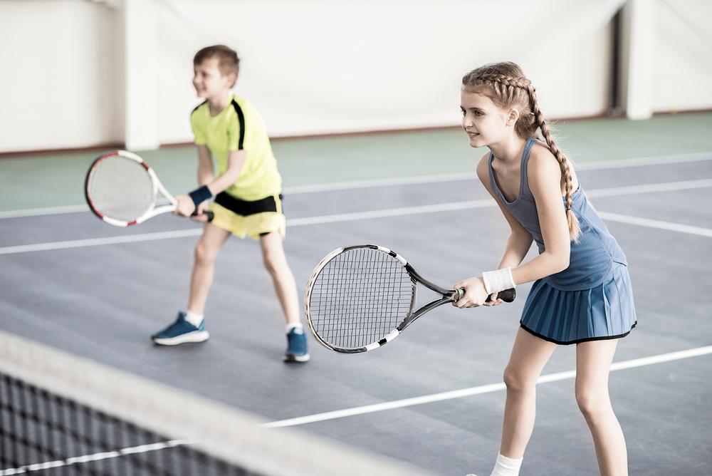 Débuter le Tennis Jeune : Quel Est l’Âge Idéal Pour Viser une Carrière Professionnelle ?
